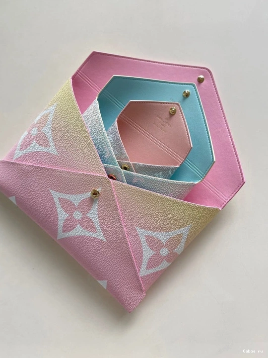 POCHETTE KIRIGAMI LOUIS VUITTON 0718
